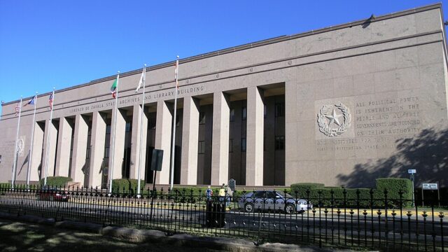 Lorenzo de Zavala State Archive and Library